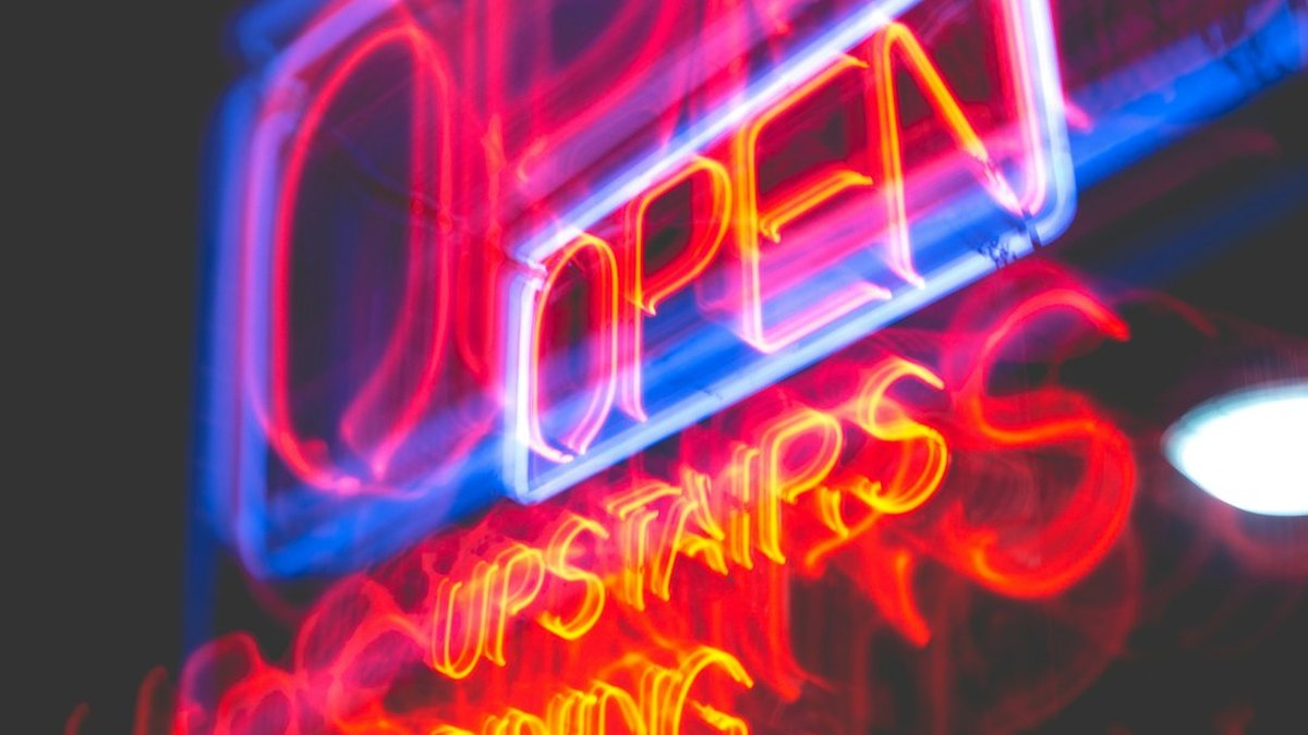 equipamiento adaptacion locales en contexto real